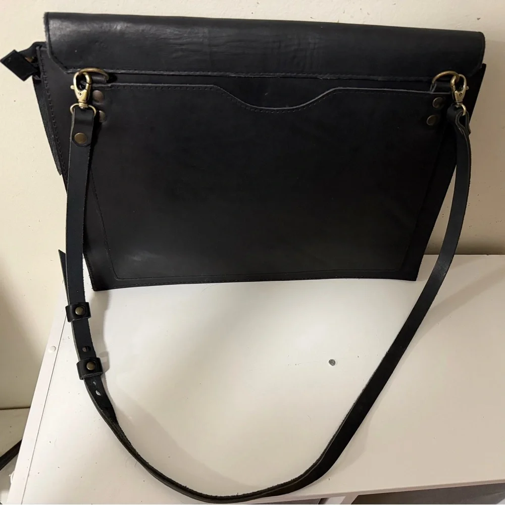 Lowell MTL Full-Grain Leather Messenger Bag, Designed & Handcrafted in Montreal